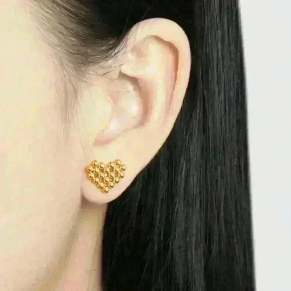 18k Gold Filled Beaded Heart Stud Earrings - Picture 1 of 3